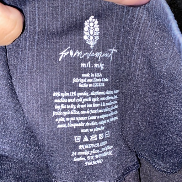 NWOT Free People Movement Good karma leggings size m/l color washed black - Picture 7 of 9